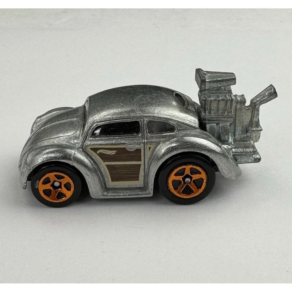 Hot Wheels Volkswagen Beetle 2016 Tooned ZAMAC Woodie Custom Dragster 1:64 Scale